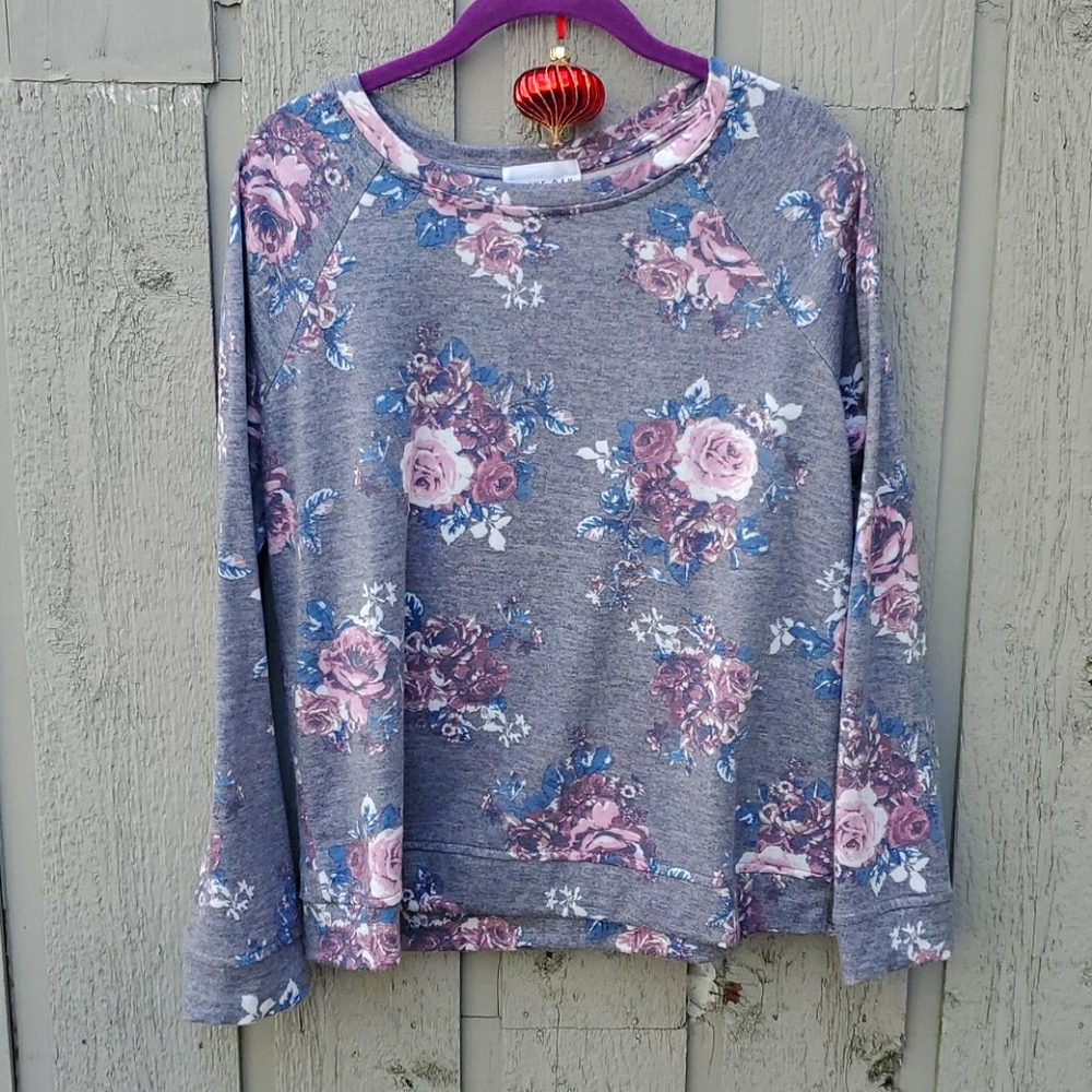 NEW! Olive OAK long sleeve